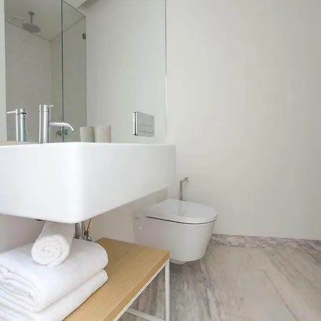 Luxury T.m. Penthouse With A View דירה ליסבון